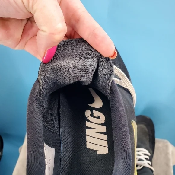 Nike black and gold Odyssey 11 flawed - Picture 13 of 16